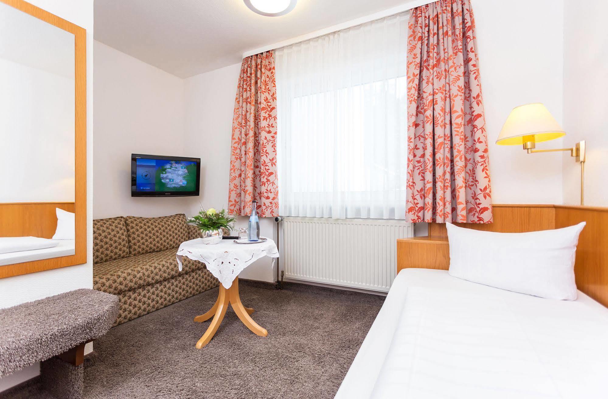 באד ברגזברן Hotel Pfaelzer Wald מראה חיצוני תמונה